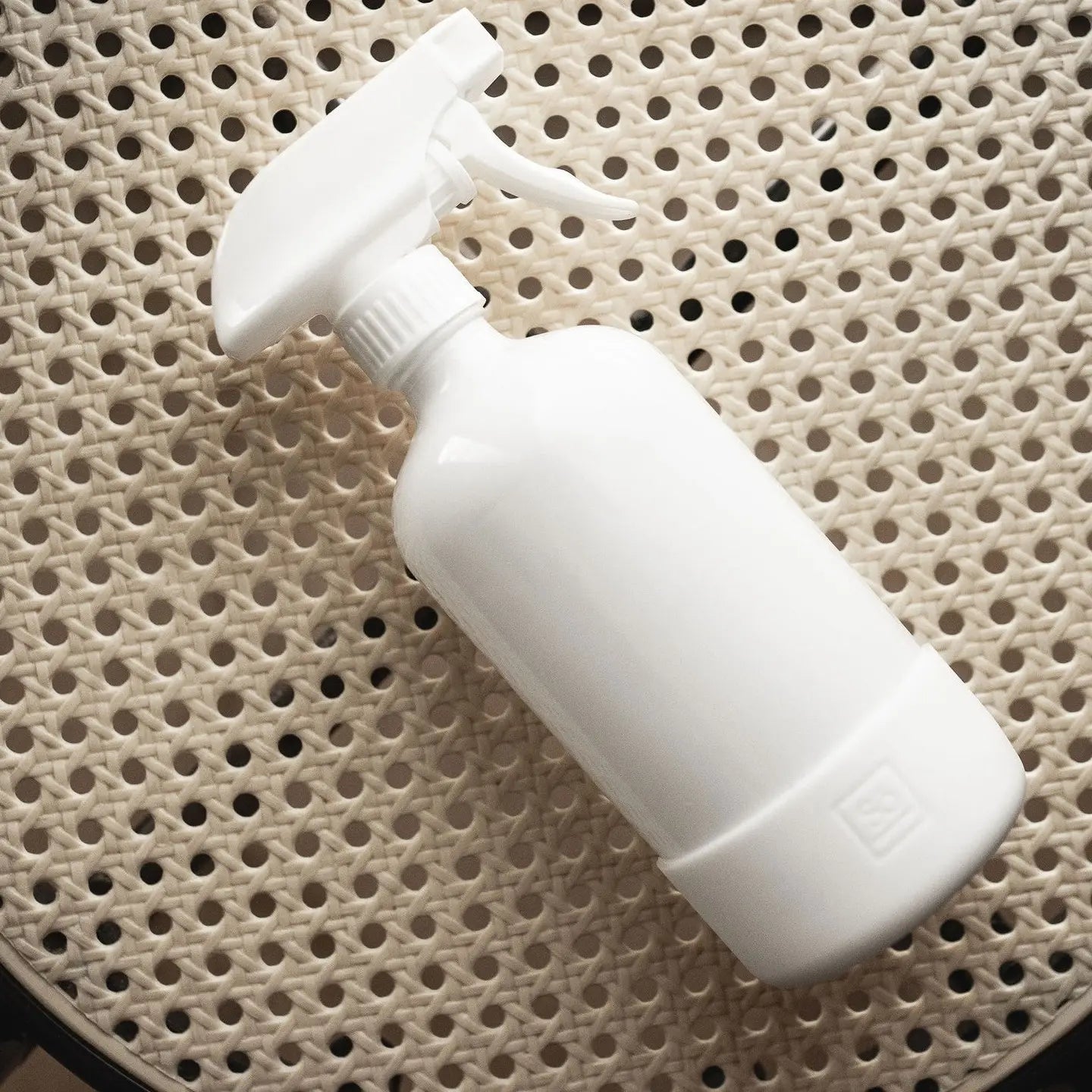 Recycled Glass Refillable Spray Bottle